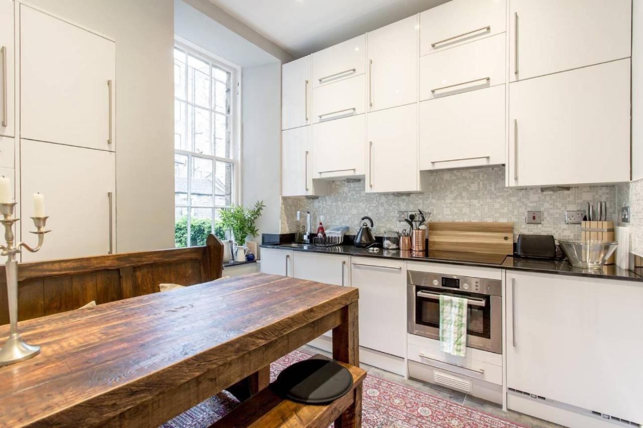 Joivy Converted Flat In Historic Building In New Town Edinburg Exteriör bild