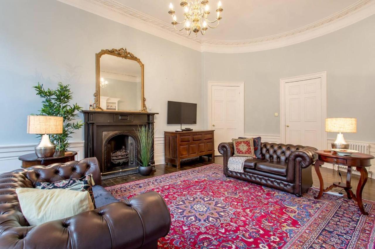 Joivy Converted Flat In Historic Building In New Town Edinburg Exteriör bild