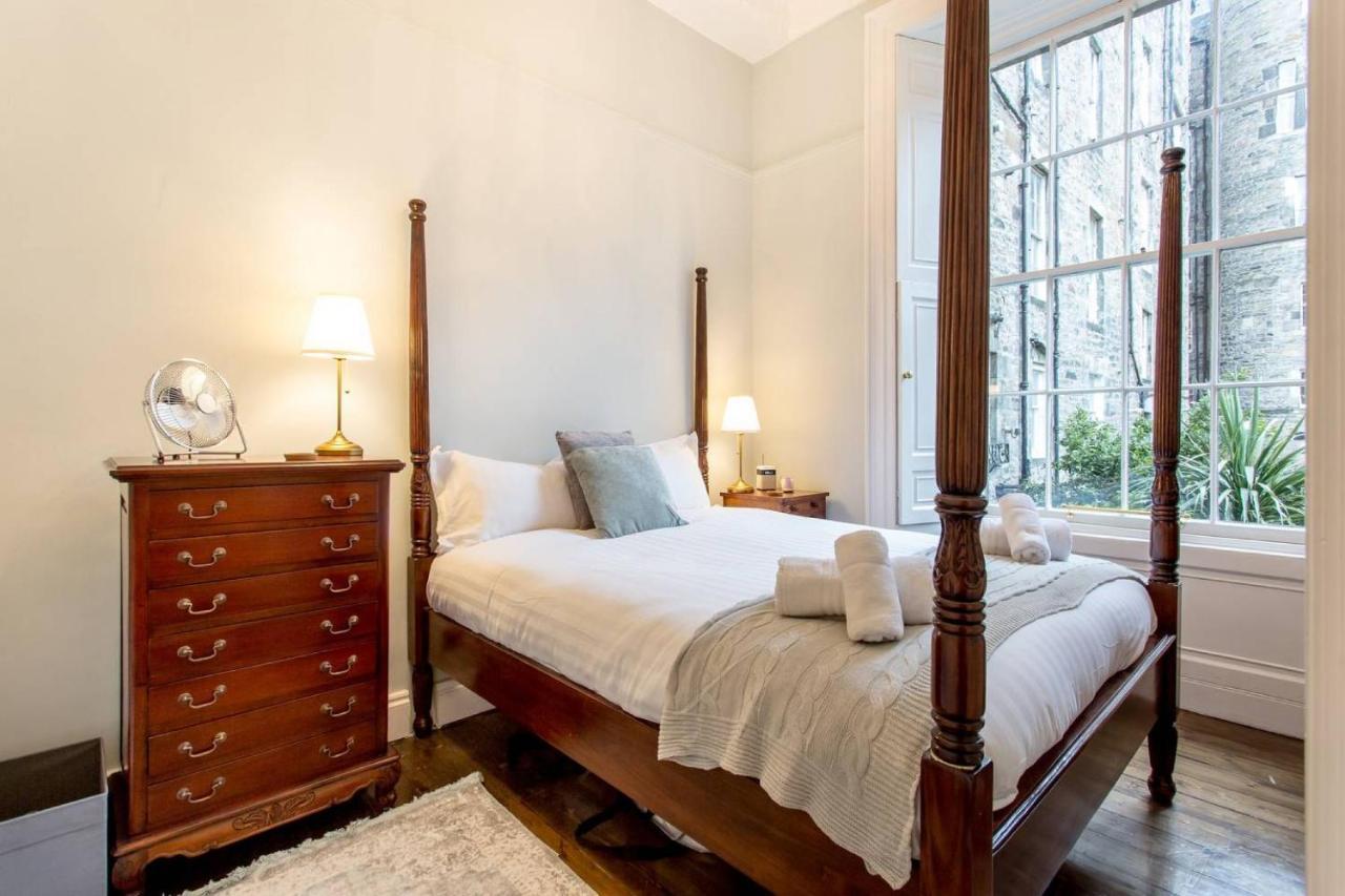 Joivy Converted Flat In Historic Building In New Town Edinburg Exteriör bild