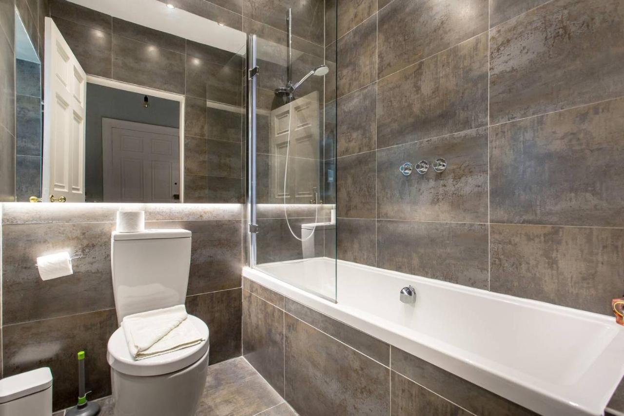 Joivy Converted Flat In Historic Building In New Town Edinburg Exteriör bild